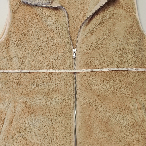 Fuzzy Fleece Vest - Picture 6 of 7